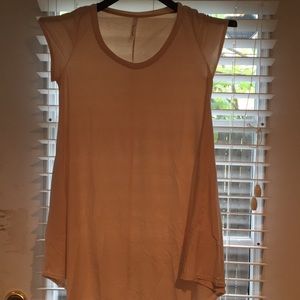 **MUST BUNDLE!Smaller up top bigger on the bottom?